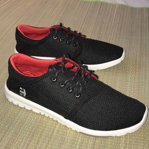 NEW Etnies Men’s Sneakers size 9